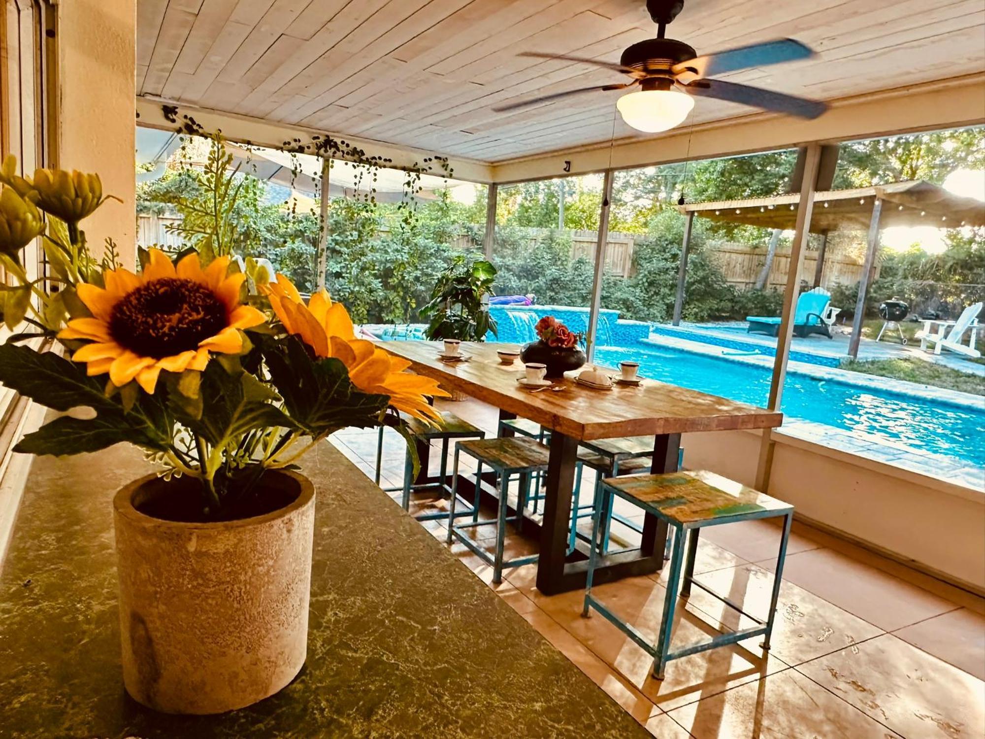 4 Bedroom Clearwater Vacation Home With Amazing Backyard ภายนอก รูปภาพ